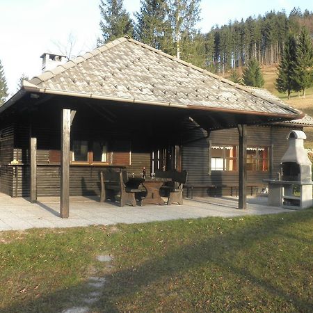 Holiday Home Cumar ツェルクノ エクステリア 写真