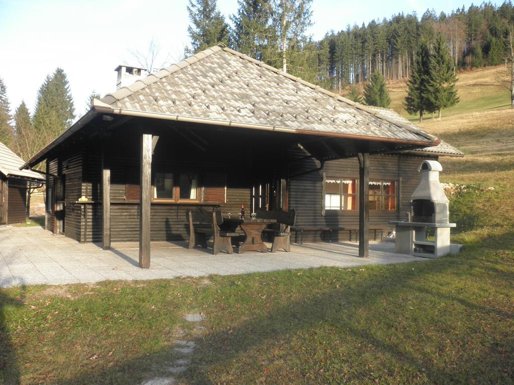 Holiday Home Cumar ツェルクノ エクステリア 写真