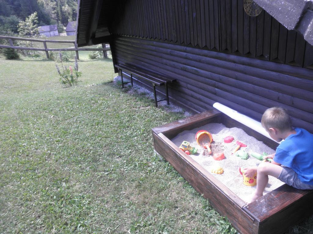 Holiday Home Cumar ツェルクノ エクステリア 写真